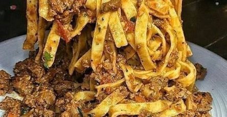 BOLOGNESE NOODLES