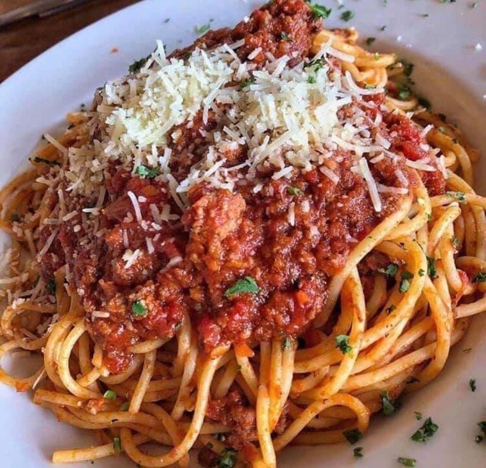 Pasta with ground beef and cheddar cheese